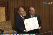 影/韓國瑜真當選立院龍頭！柯建銘親頒當選證書　2人互動曝「意外插曲」