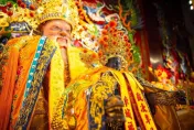 有求必應/最威風土地公！車城福安宮唯一龍袍加身　還有「神明點鈔機」