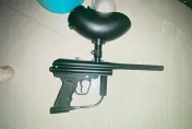 影/不滿被逮！淡水毒蟲漆彈槍亂射監視器　警斥「像個男人有射就有射」