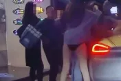 影/保時捷、「阿爾法」條通對決！下車勸架的「長腿蜜桃臀」妹更吸睛