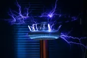 工人誤觸4.8萬伏特高壓電「手著火＋腳變形」　事發2年半現奇蹟