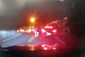 影/台中7車鬧糾紛叫囂！警一到場「全鳥獸散」　BMW撞警車秒逃