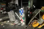 高雄男疑精神不濟開車撞進六合夜市！　炒飯攤老闆嚇逃跌倒