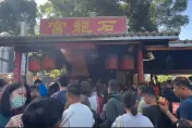 初三走春「南投泡麵土地公廟」擠滿大人小孩　廟方：1天吃掉700箱