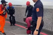超糗！台東6旬婦喝醉躺消波塊「睡覺」 遊客嚇壞急報警