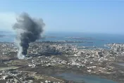 震撼空拍黑龍竄天！澎湖東衛水庫旁野火燎原　延燒住宅