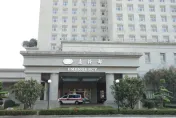 過年急診大塞車！醫曝半夜「1小時10人發燒就診」比平時多1倍
