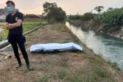 嚇壞！台南新營水圳水門遭異物卡住　細看竟是「女浮屍」