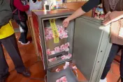 影/願望爆滿！彰化市大廟今起清點賽錢箱　元清觀香油錢「多到接不住」