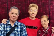 氣喘父「除夕吸入鞭炮煙」昏迷9天救不回！男星慟喊：來世再做父子