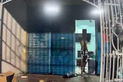 影/屏東酒空持刀喊引爆瓦斯　遭水柱、辣椒水、電擊棒三重壓制