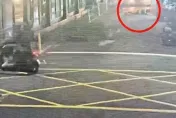 影/醉漢北市東區街頭路倒躺路擋車　瘋狂暴走遭警管束酒醒道歉來不及了