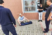 不滿兒遭霸凌！莽父「帶武士刀」衝校談判　遭警壓制挨告恐嚇送辦