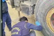 快訊/台南永康騎士「連人帶車」被輾過！頭部爆裂當場死亡