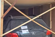 治違停…苗栗工地這樣幹！免費停車加碼送車棚　知情人曝：至少停3個月了