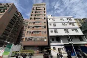 影/三重大樓傾斜實錄！住戶：準備晚餐聽到「碰」一聲⋯跑出家門被消防隊包圍