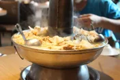 東北燉酸菜可以殺死新冠？! 食藥署闢謠：沒有科學實證證明