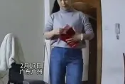 影/打開監控發現媽媽「偷拆紅包數金額」　她出聲制止…母被抓包搞笑反應曝