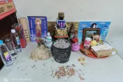 母狂撿落難神明回來拜！網一看喊頭痛、想吐：神像內「全住孤魂野鬼」