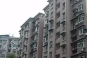 樓上每天「沖廁所上百次」！妹子入住新家崩潰　去鄰居家一看傻眼了