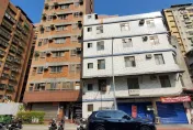 影/三重工地鄰樓傾斜受災戶憂「房價」　建商先發2萬撫卹金