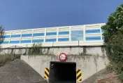 快訊/心情差騎車誤上國道！台中男跌落6米深涵洞　鼻裂牙斷送醫