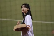 「清新正妹球僮」現身大巨蛋！網：真的不輸啦啦隊美眉