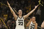影/太狂！女柯瑞超越NBA傳奇　坐上NCAA男、女籃歷史得分王