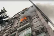影/基隆社區民宅火警！9樓竄出火舌　警消破門灌救
