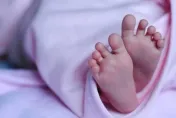 入住托嬰中心才2小時！3月大男嬰嗆奶身亡…阿公慟「全身被奶浸濕」