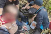 影/苗栗翁攀仙山「突心肌梗塞」！　警消火速救援合力抬送醫