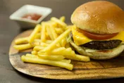 炸雞桶199、披薩買1送1！清明連假速食優惠一次看