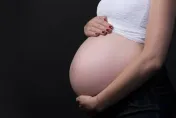 女子懷孕拒墮胎！男友從3樓拖下險殺2命　他狠心下場曝光