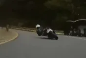 影/玩命！19歲騎士北宜競速狂飆　追焦聖地過彎慘摔糗樣曝