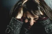 30歲金融系哥哥不工作！跟妹妹借錢度日　網：叫他去馬路邊要飯