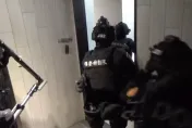 影/破獲詐騙集團！首腦背10條通緝冒充身分躲查緝　 詐騙上億爽開800萬豪車