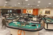 影/歇業餐廳巧變「賭城」超囂張　警強勢攻堅大型賭場逮62人