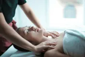 妹子找男師傅按摩！一直往下「重點遭看光」　網逆風：說ok還被質疑