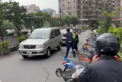 活該！汐止男不爽開車炸街！警拔槍拖他下車壓制逮捕