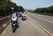 網紅「重機上國道」自行報警！糾纏4小時揚言告員警傷害　最終下場曝光
