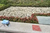 凱凱完成花葬…4歲姊姊天真問「一句話」　讓人聽了心好痛
