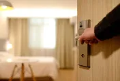 用電大戶電價估漲15%！　商總賴正鎰示警：旅館房價恐增500至1000元