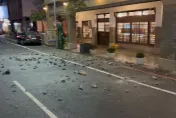 影/台南市林百貨大樓「大量磁磚掉落」！路旁轎車慘遭暴砸