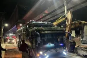 影/遊阿里山淪死亡之旅！遊覽車「衝撞涵洞」削掉車頭　1死14傷悲劇