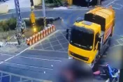 快訊/撞擊瞬間曝！屏東佳冬老翁騎車碰撞清潔車不治　台鐵淨空鐵道1小時