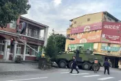 六軍團雲豹裝甲車「閃車」自撞　路燈倒下宜蘭廣興派出所遭砸