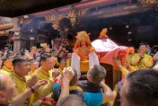 白沙屯媽祖/「白沙屯媽祖」出轎！入朝天宮正殿神龕安座　3/24凌晨進火儀式