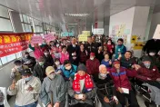 韓國瑜送暖探望老榮民　盼盡微小力量助他們安度晚年