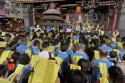 白沙屯媽祖/凌晨「刈火」回鑾！18萬香燈腳徹夜趕路　7小時急行30公里