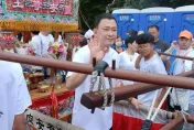 影/驚喜現身！「金曲歌王」、「國民媽媽」瘋追白沙屯媽　全網後悔沒參加